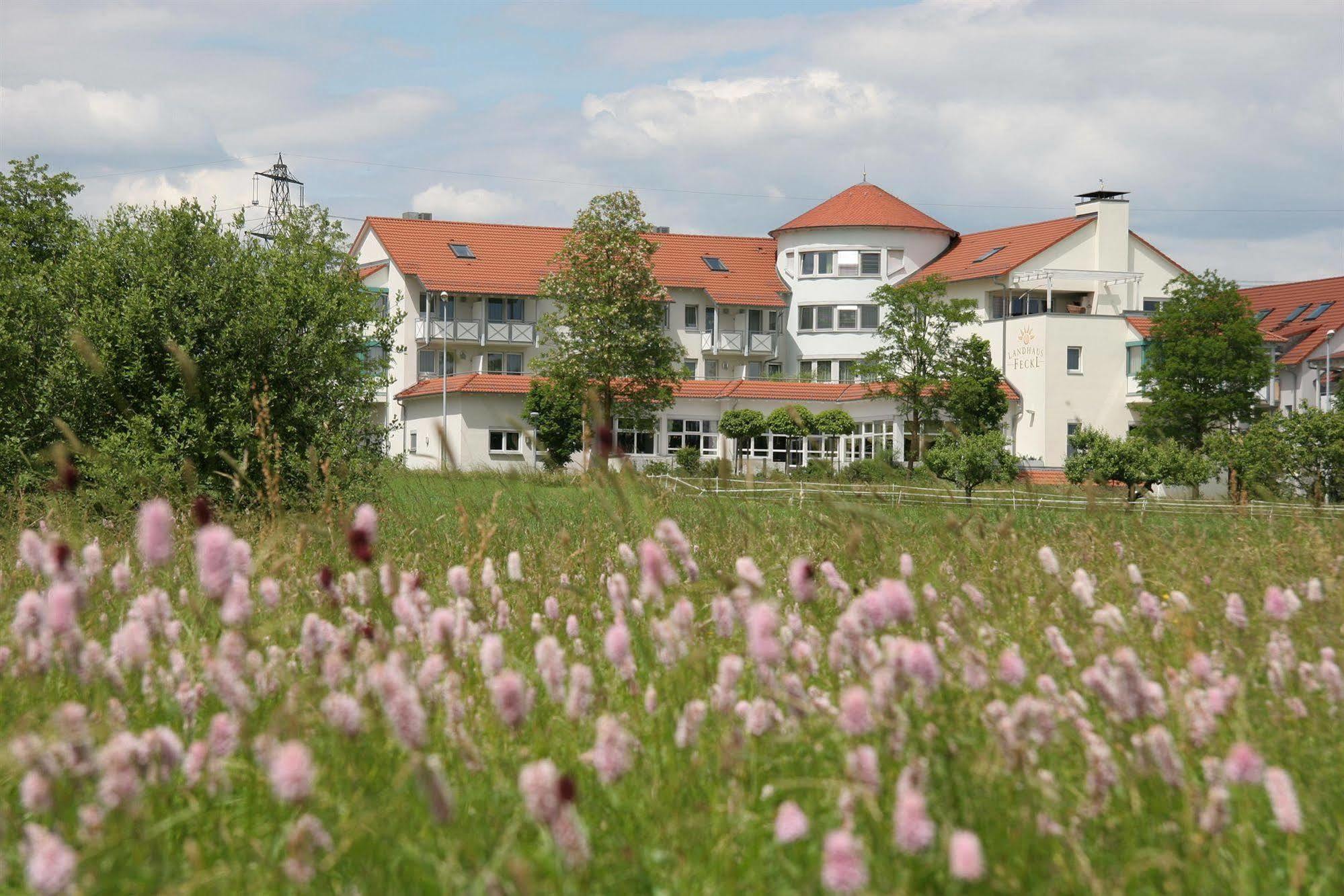 Hotel Landhaus Feckl Бьоблинген Екстериор снимка